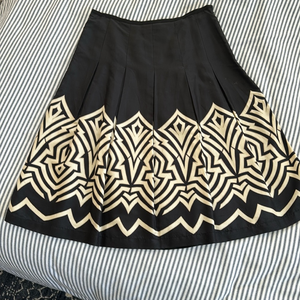 Black and tan Trevan a-line skirt with side zipper